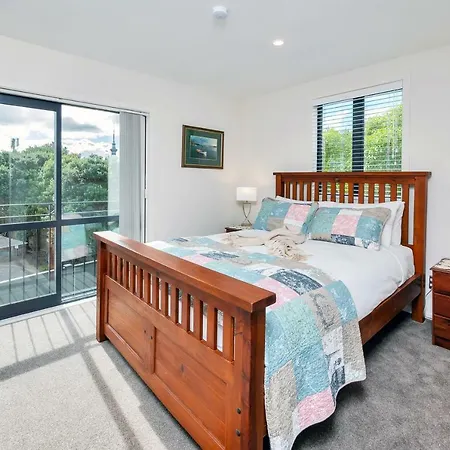 Greenwich Townhouse With Parking And Air-Con Auckland Exterior photo