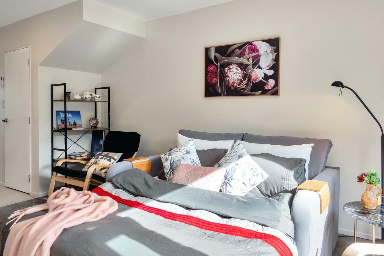 Greenwich Townhouse With Parking And Air-con Holiday home Auckland